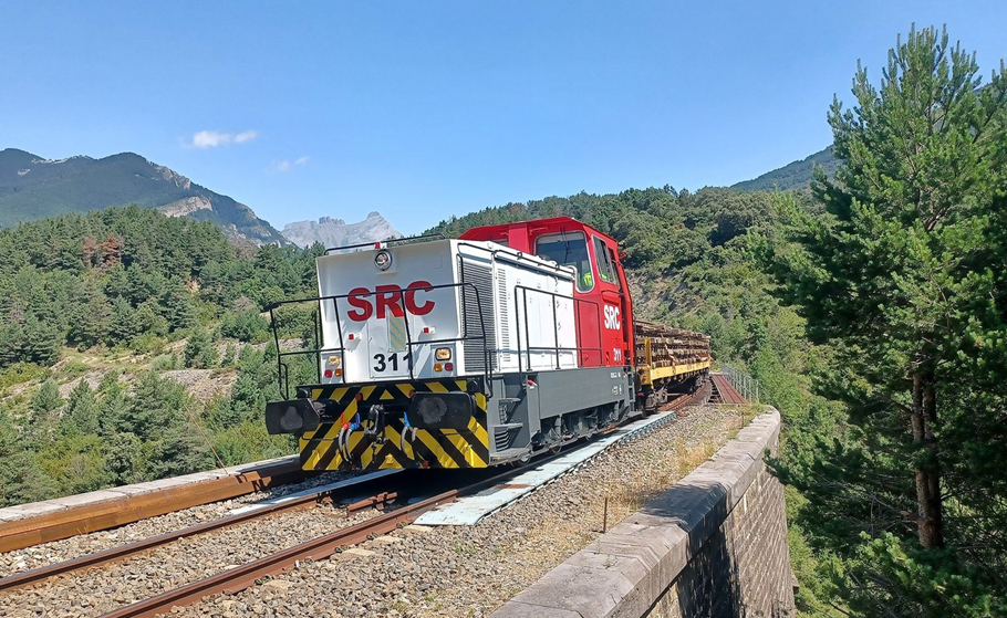 INSTALACIÓN DE VÍA EN EL MARCO DE LA RENOVACIÓN DEL TRAMO JACA-CANFRANC